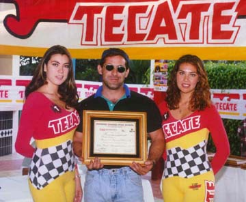 tecate girls.jpg (26750 bytes)